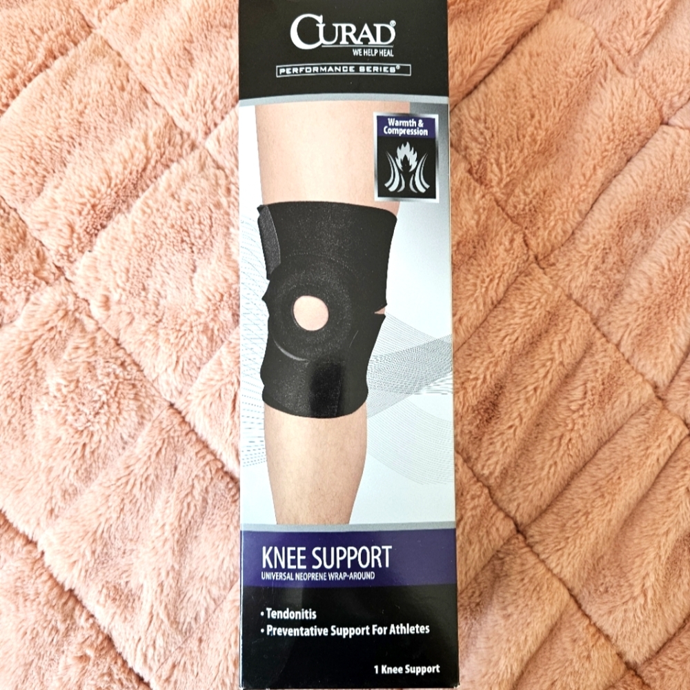 BRAND NEW CURAD PERFORMANCE SERIES KNEE SUPPORT 1 KNEE SUPPORT
